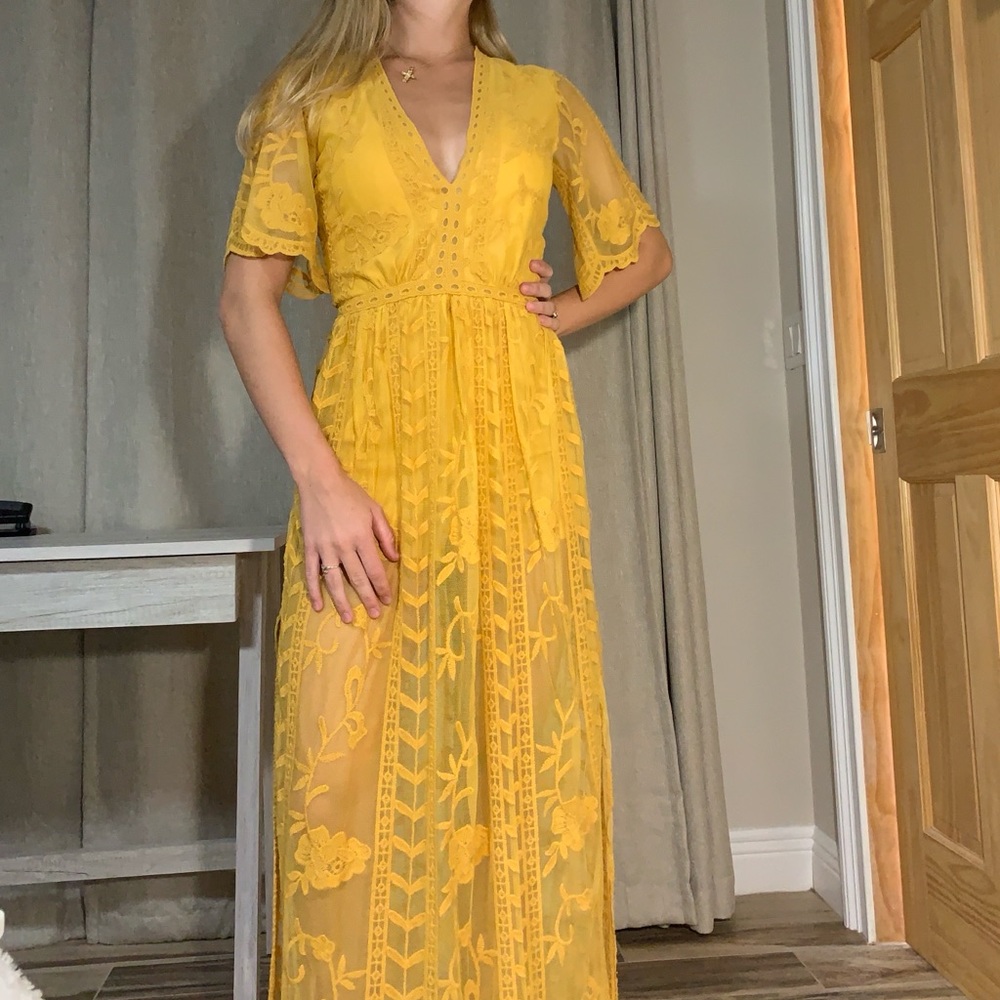Gorgeous yellow maxi from socialite